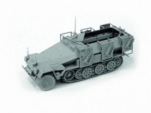 Сборная модель ZVEZDA Немецкий БТР с пусковыми установками Sd.Kfz.251/1 Ausf.B &quot;Ханомаг&quot;, 1/35