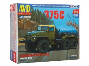Сборная модель AVD Седельный тягач УРАЛ-375С, 1/43