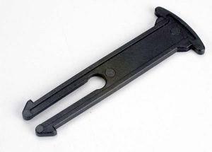 Retainer clip, battery